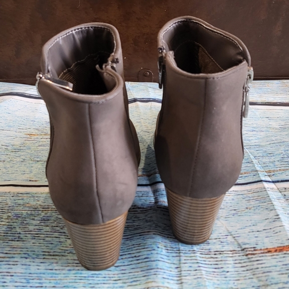 STYLE & CO Dual Zipper Ankle Boots Sz 7 - Picture 2 of 5